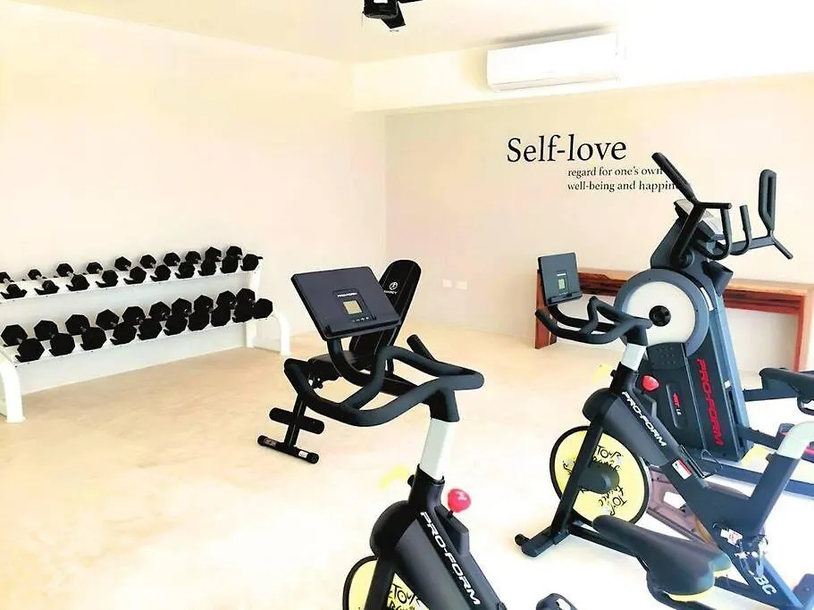 *Tulum 2Br W/ Pool, Gym, Security, Walk To Town Apartment 0*, Tulum Mexico